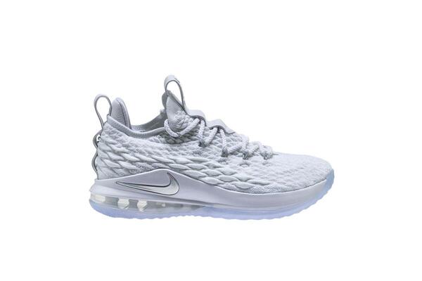 Lebron 15 low metallic on sale silver